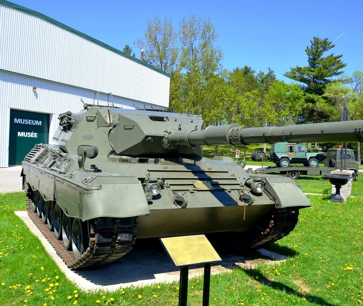 base borden military museum tours